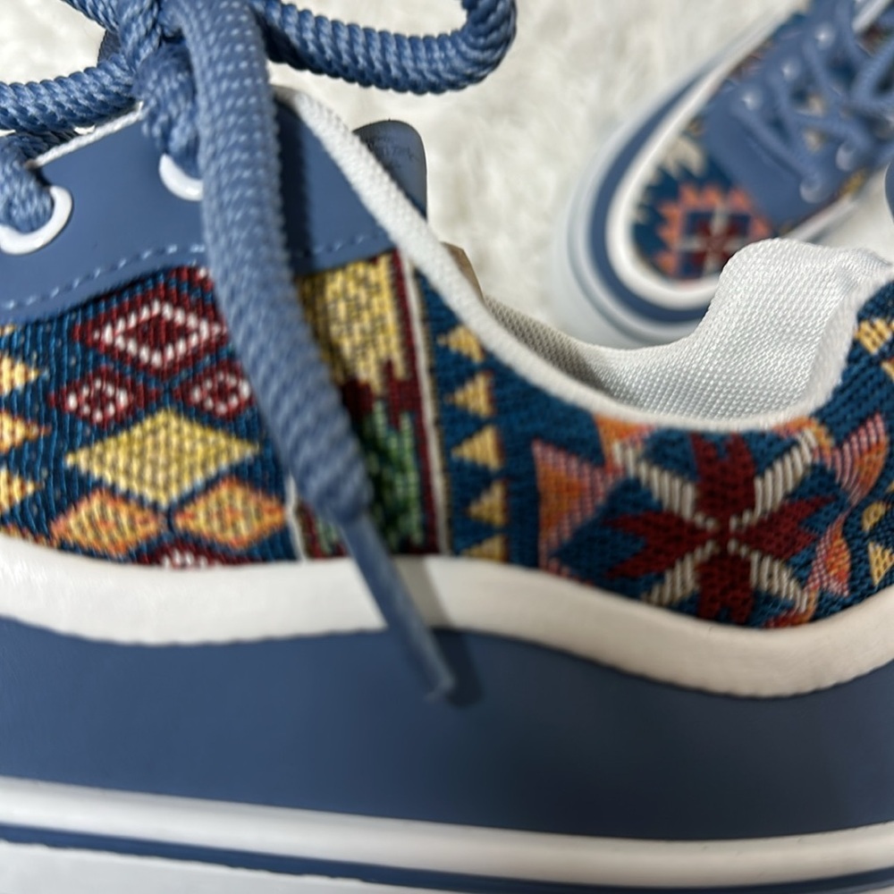 Aztec Design Men’s Skater Shoes Sz44 (11) - Picture 8 of 10